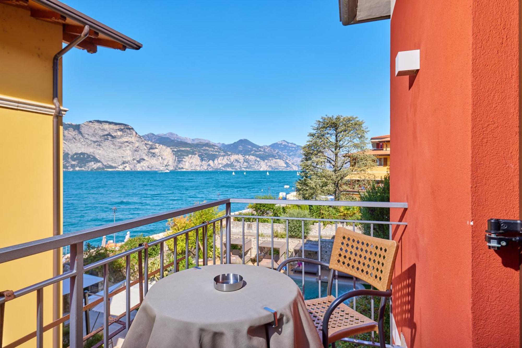 Lake Front Hotel Brenzone Εξωτερικό φωτογραφία